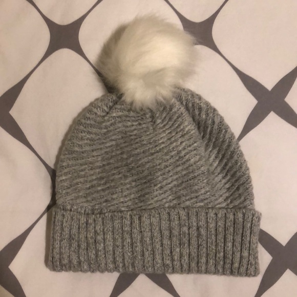 Accessories - Beanie with pom Pom